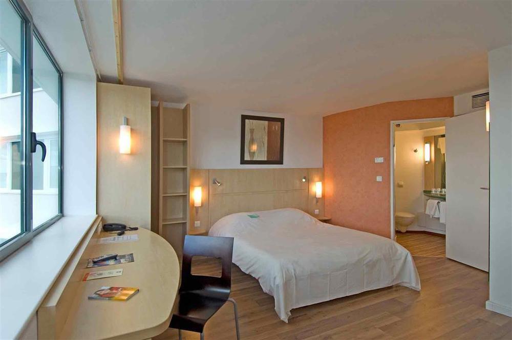 Ibis Clermont Ferrand Montferrand Hotel Kamer foto